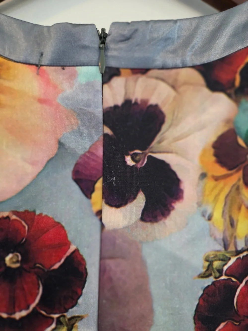 Pansy floral dress 8 sleeveless fit/flare key hole neck satin trim event summer - Picture 9 of 12